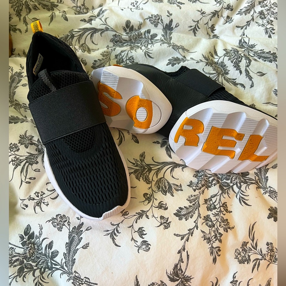 Sorel NWOT tennis shoes